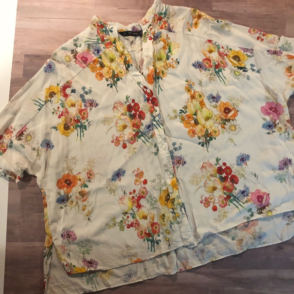 NWOT Zara Floral Button up Blouse